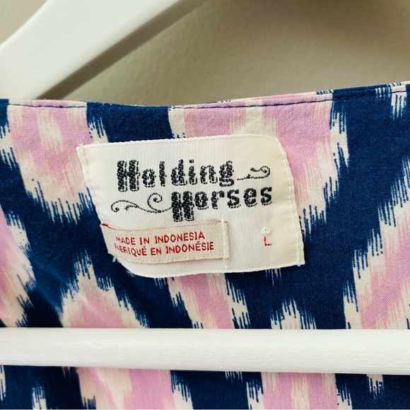 Holding Horses by Anthro. Abstractions Tunic Sz Large - Picture 4 of 9